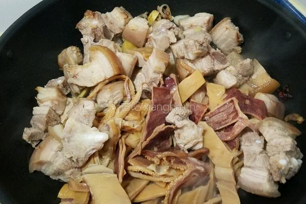 魷魚炆腩肉的做法图解7