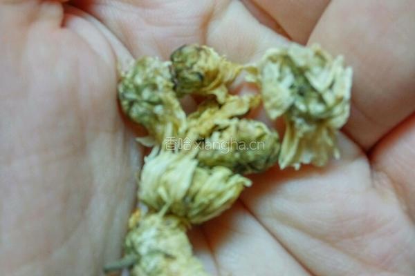 菊花胖大海茶的做法图解1