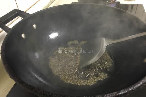 新疆柴窝堡辣子鸡的做法图解7