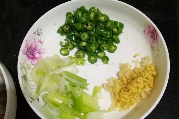 辣椒鱼仔的做法图解3