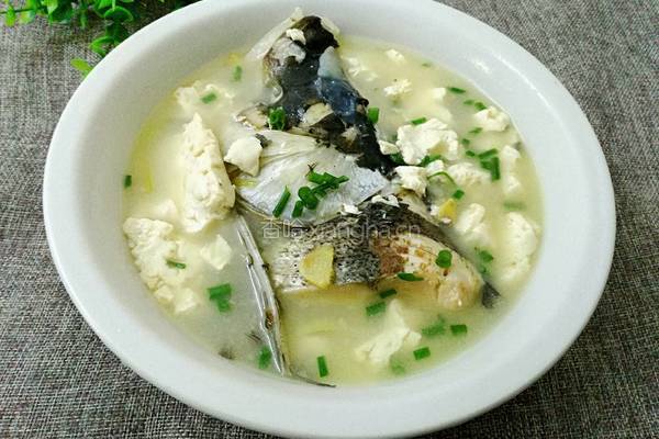 鱼头豆腐汤的做法图解9