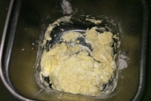 奶香面包的做法图解2