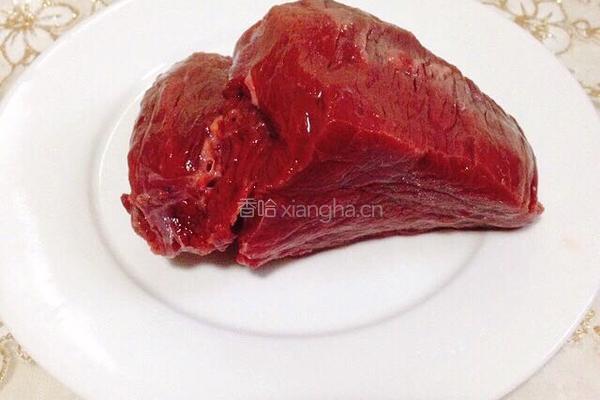 泡椒炒牛肉丝的做法图解1