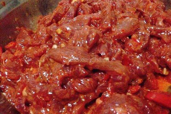 泡椒炒牛肉丝的做法图解4