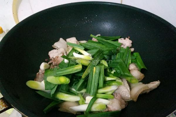 蒜苗回锅肉的做法图解6