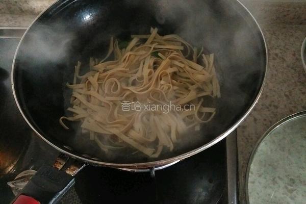 香菜拌千张的做法图解2