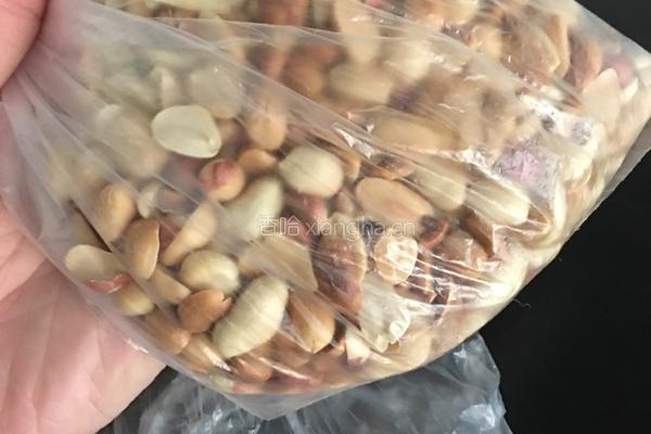 牛轧糖的做法图解1