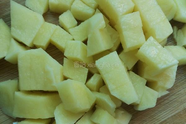 土豆鸡丁的做法图解2