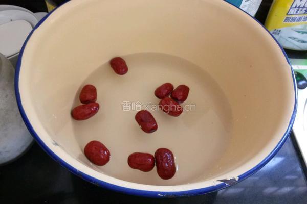 红枣粥的做法图解1