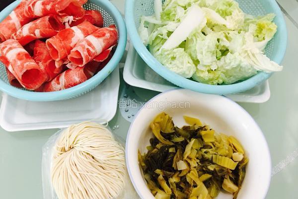 酸菜牛肉面的做法图解1
