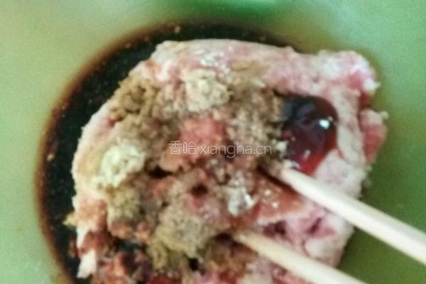 猪肉韭菜饺子的做法图解3