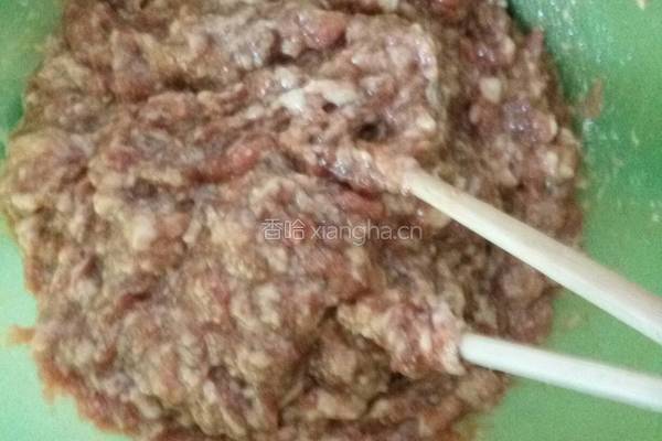 猪肉韭菜饺子的做法图解4