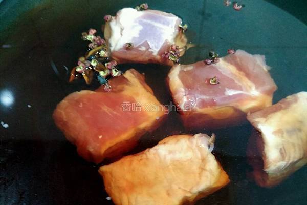 养生极品莲藕排骨汤的做法图解2