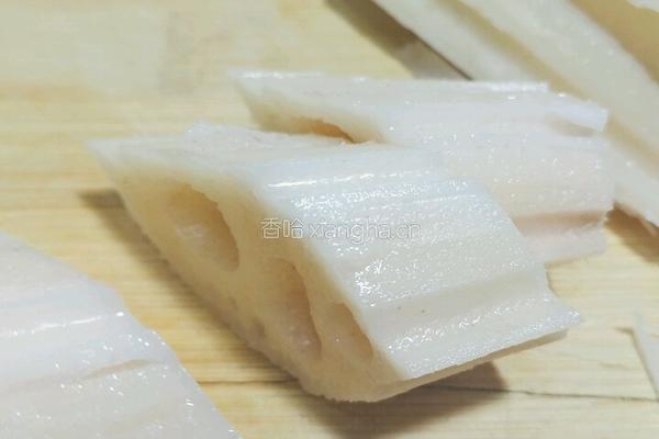 养生极品莲藕排骨汤的做法图解4