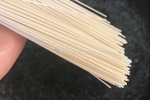 家庭版干脆面的做法图解1