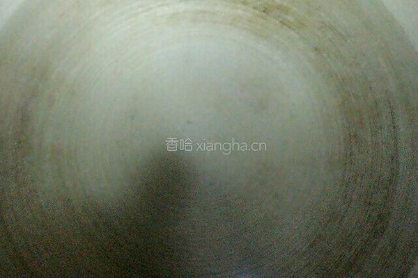 火腿肠鸡蛋面的做法图解2