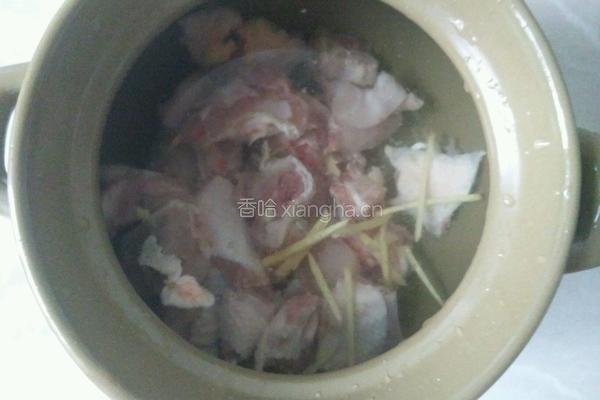 蘑菇鸡汤的做法图解4