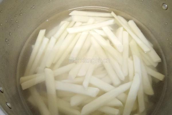 自制薯条的做法图解1