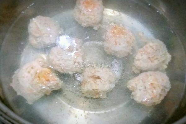 豌豆苗丸子汤的做法图解5