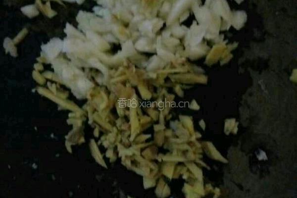 香辣小鱼干的做法图解1