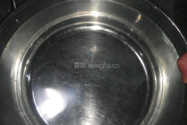 糖色的熬制的做法图解9