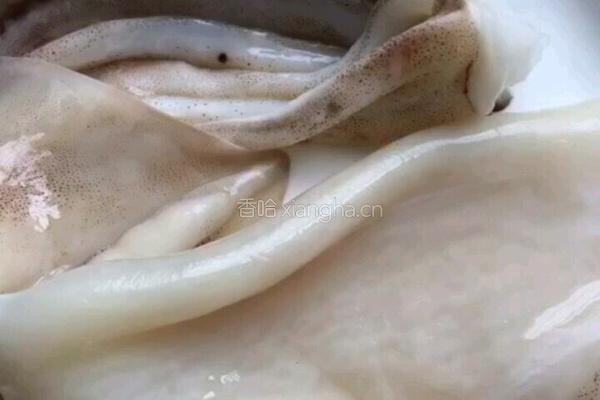 鱿鱼包饭的做法图解1