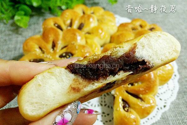 花朵豆沙馅面包的做法图解26