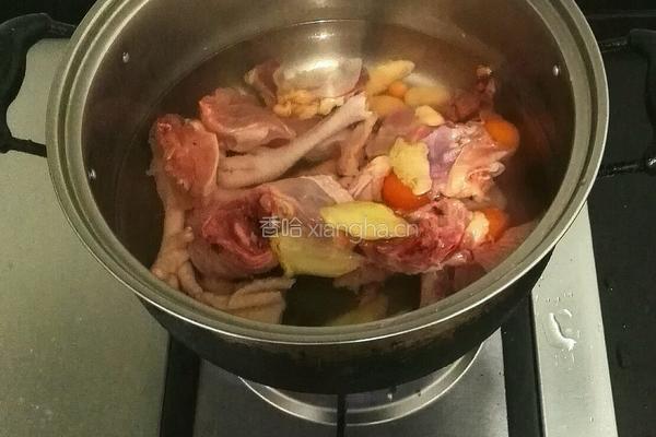 茶树菇鸡汤的做法图解2
