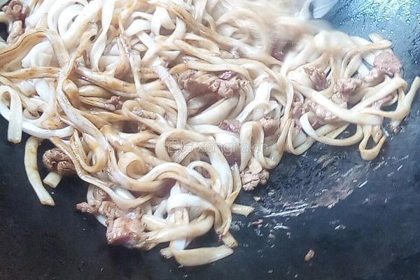 瘦肉炒河粉的做法图解6
