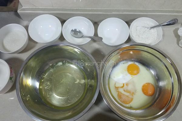 葡萄干奶油蛋糕卷的做法图解3