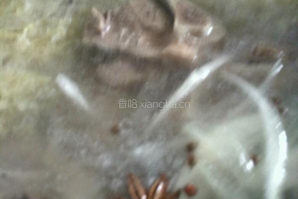 酸菜炖骨头的做法图解9