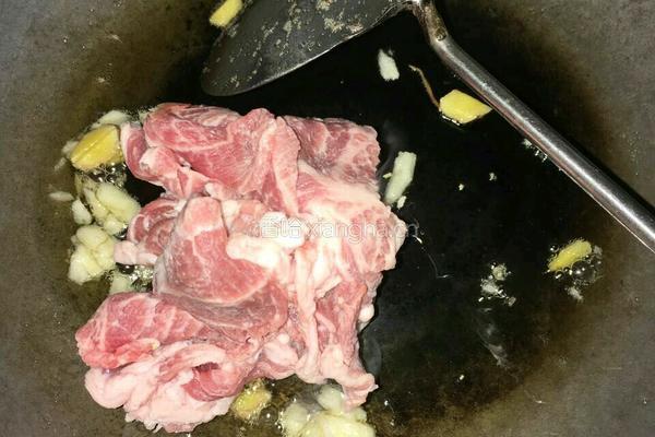 红椒炒肉片的做法图解2