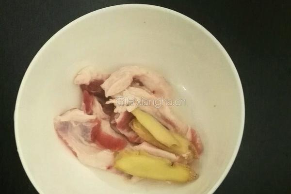 五花肉卷金针菇的做法图解3
