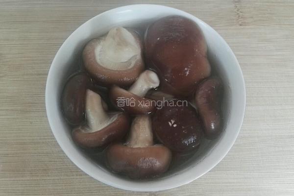 红烧香茹白萝卜的做法图解2