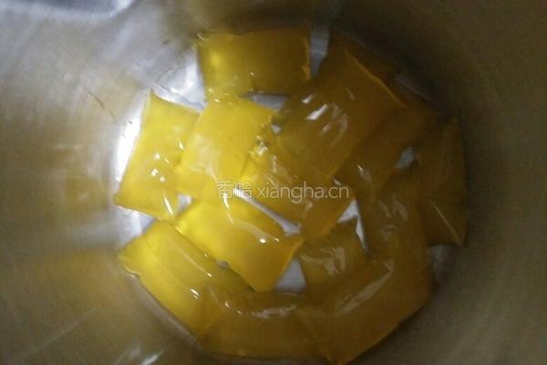香橙牛奶冻的做法图解1