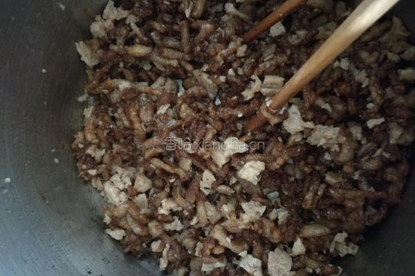 酱肉韭菜包子的做法图解6