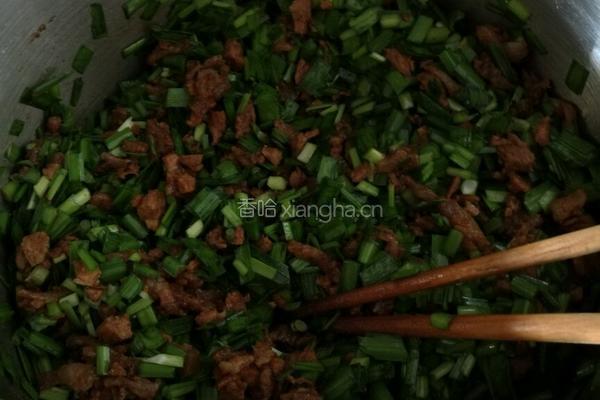 酱肉韭菜包子的做法图解8