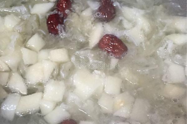 冰糖雪梨银耳羹的做法图解7