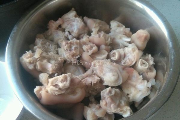 黄豆炖猪脚的做法图解7