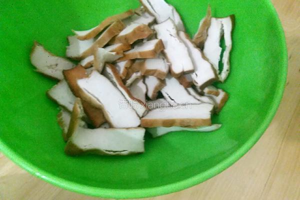 木耳炒豆干的做法图解3