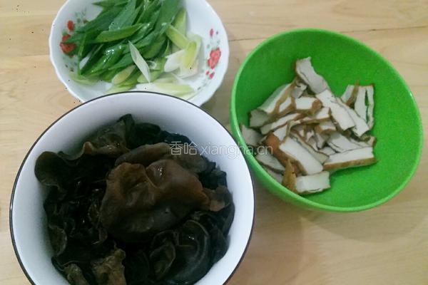 木耳炒豆干的做法图解4