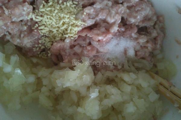 猪肉酸菜水饺的做法图解7