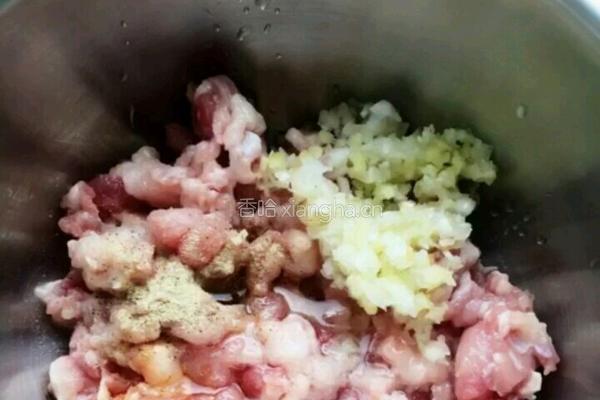 香菇酿肉的做法图解1