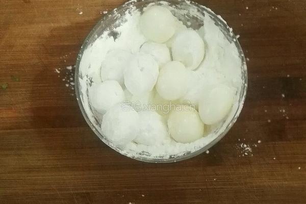 酸甜鹌鹑蛋的做法图解2