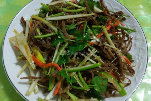 凉拌牛肉丝