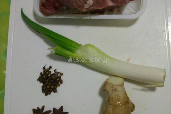 凉拌牛肉丝的做法图解1