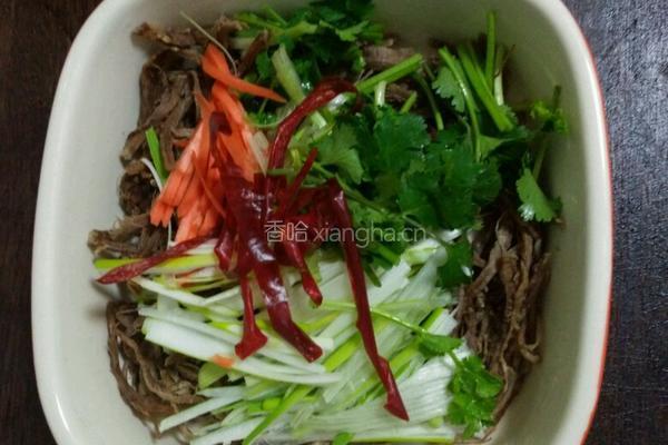 凉拌牛肉丝的做法图解3