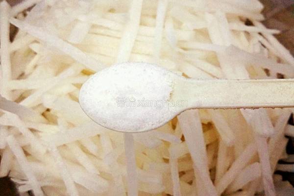 凉拌萝卜丝的做法图解3