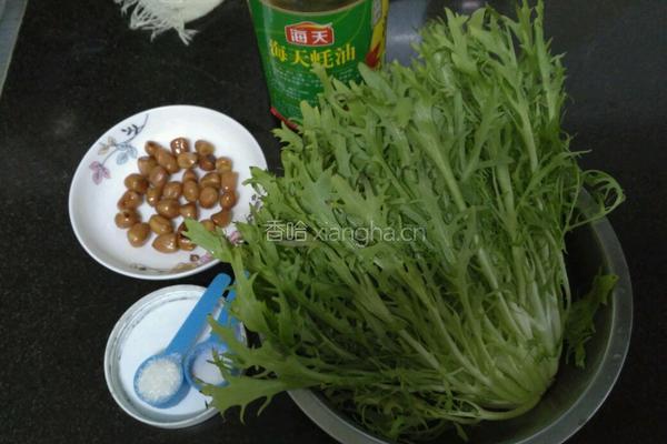 蚝油果仁苦菊的做法图解1