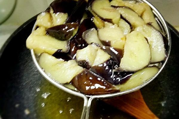 肉沫茄子的做法图解4